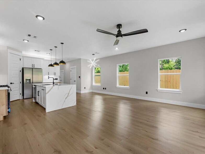 More Photos Of 1030 Reverend B J Lewis dr, Houston Apartments For Sale