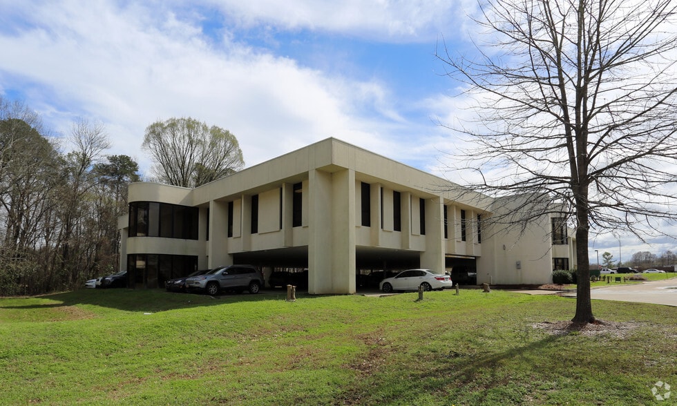 1910 Lakeland Dr, Jackson, MS 39216 Medical Office For Lease