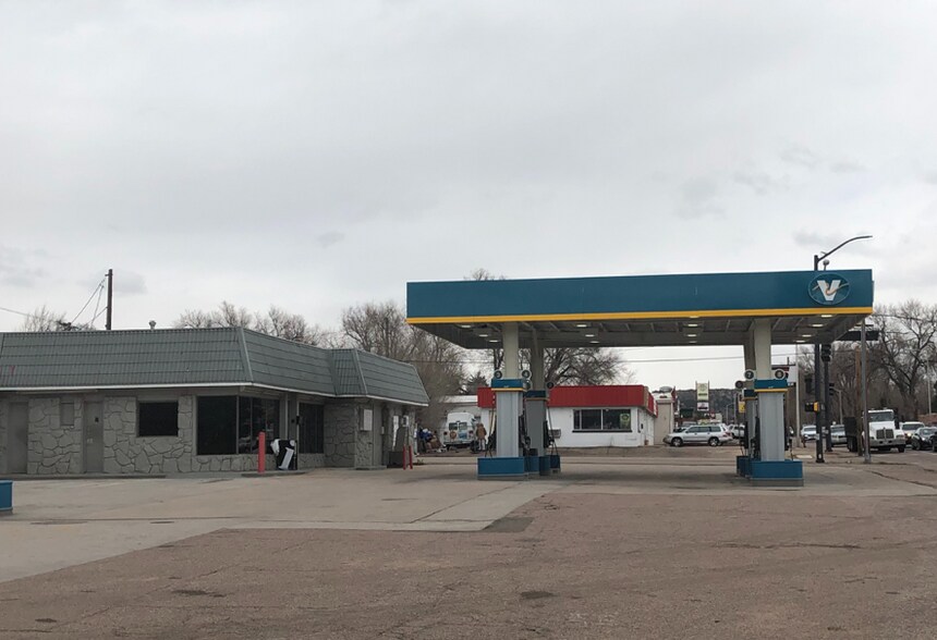 More Photos Of 712 E Fillmore St, Colorado Springs General Retail For Sale
