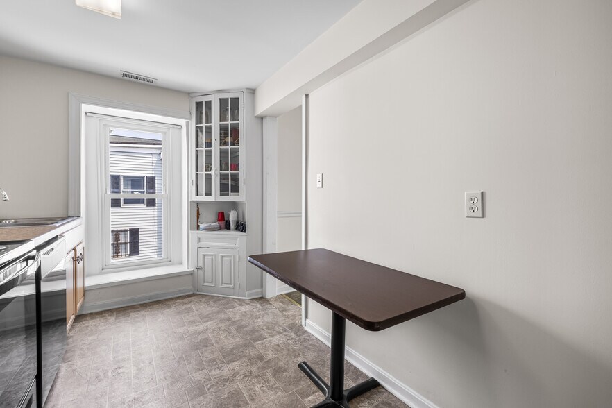 More Photos Of 410 Main St, Reisterstown Medical For Lease