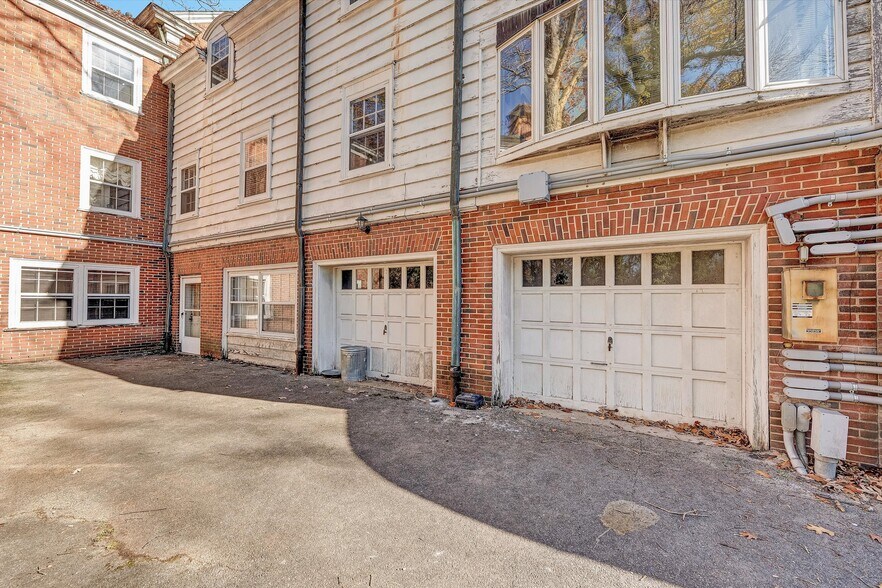 More Photos Of 934 Commander Dr, Roanoke Specialty For Sale