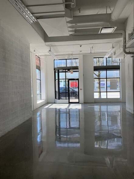 More Photos Of 140-142 E Esplanade, North Vancouver Bank For Lease