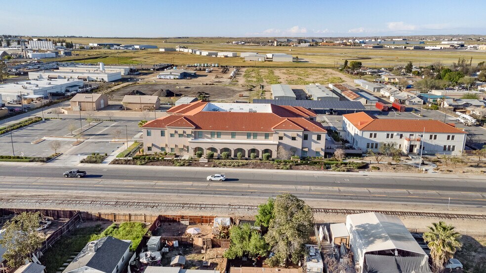 More Photos Of 1608 Norris Rd, Bakersfield Office For Lease