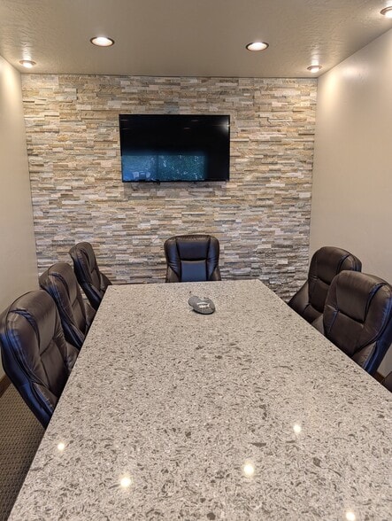 More Photos Of 2680 S Eagle Rd, Meridian Medical For Lease