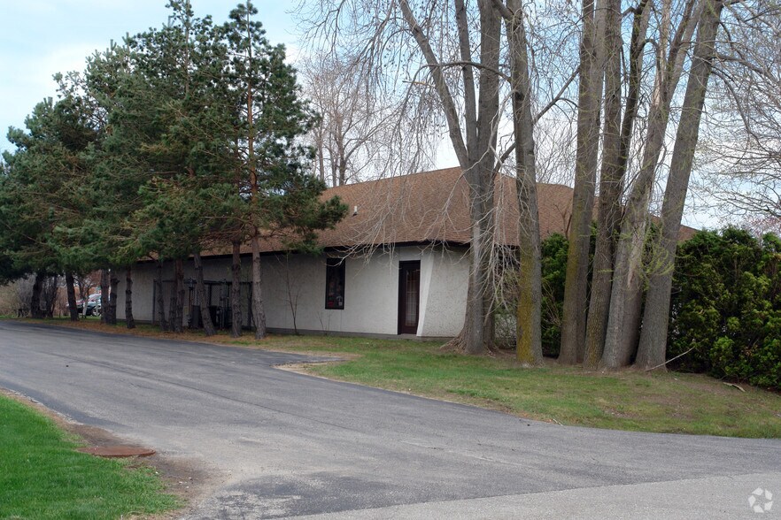 More Photos Of 3024 Commerce Dr, Fort Gratiot Medical For Sale