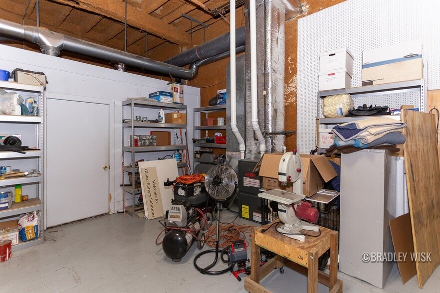 More Photos Of 581 Ottawa Ave, Holland Light Distribution For Sale