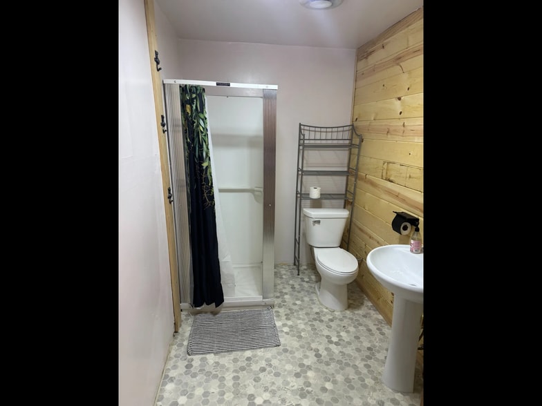 More Photos Of 107 E Jefferson St, Bloomfield Office Residential For Sale