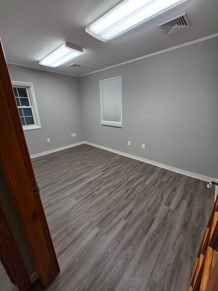More Photos Of 1062 Portland Cobalt Rd, Portland Office For Lease