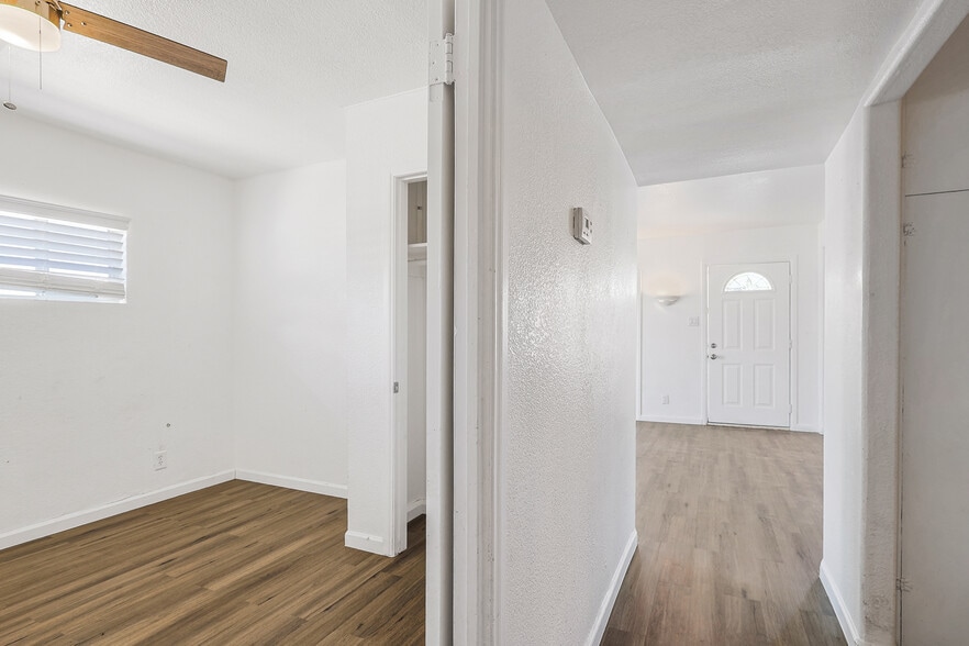 More Photos Of 303 Tin St, Henderson Office Residential For Sale