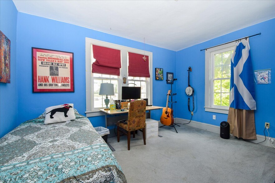 More Photos Of 1911 Memorial Ave SW, Roanoke Office Residential For Sale