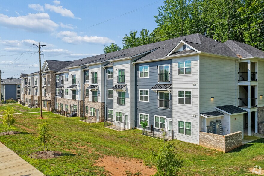 More Photos Of 14801 Statesville Rd, Huntersville Apartments For Sale