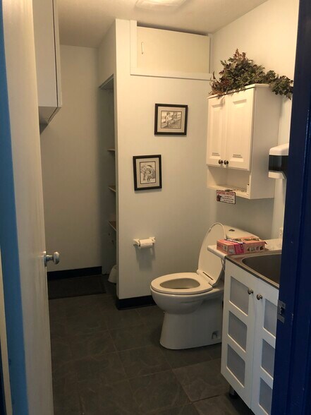 More Photos Of 49506 Range Rd, Calmar Warehouse For Sale