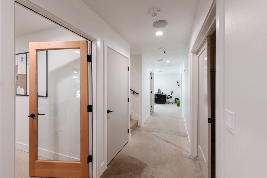 More Photos Of 15206 Grevillea Ave, Lawndale Warehouse For Lease