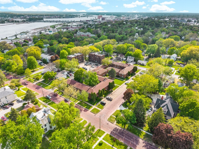 More Photos Of 1203 E 11th St, Davenport Apartments For Sale