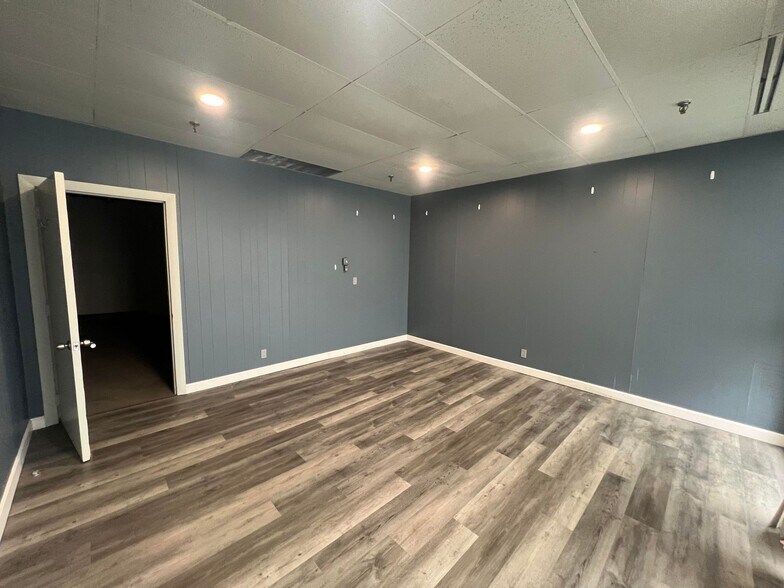 More Photos Of 100 Barber Ave, Worcester Office For Sale