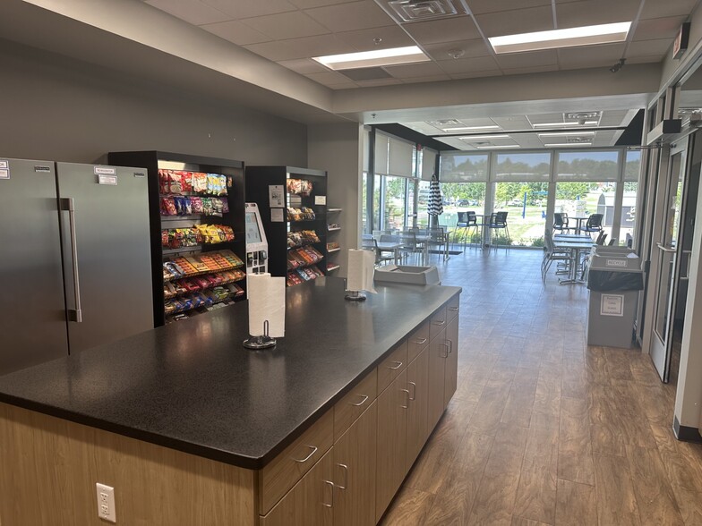 More Photos Of 2700 S Lorraine Pl, Sioux Falls Office For Lease