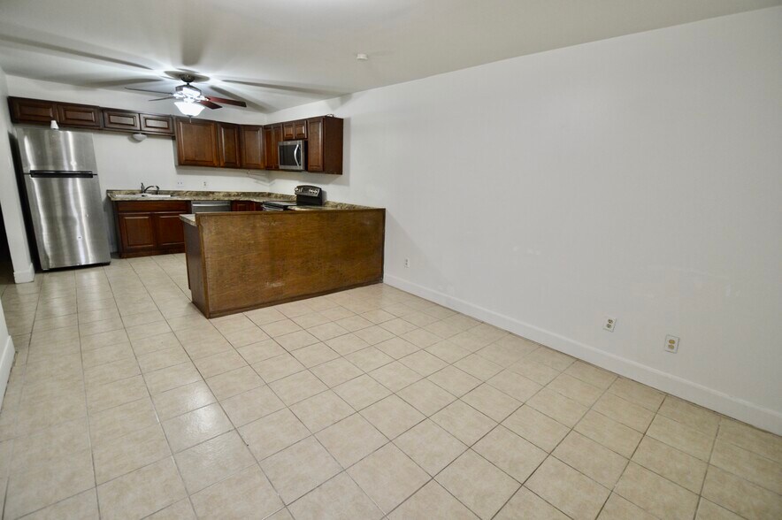More Photos Of 1004 Austin St, Portland Apartments For Sale
