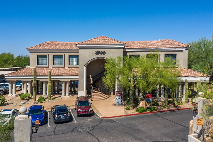 More Photos Of 8700 E Vista Bonita Dr, Scottsdale Medical For Lease