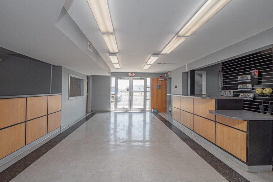 More Photos Of 1116 W County Road 450 N, Brazil Truck Terminal For Lease