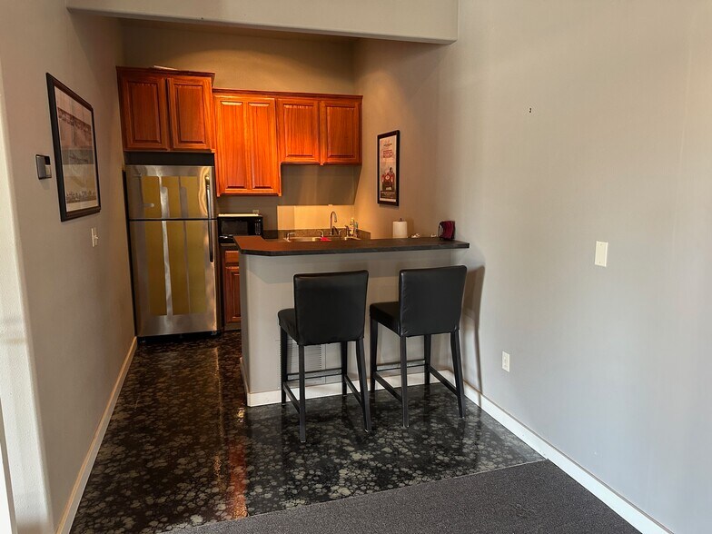 More Photos Of 2500-2512 Aileron Rd, Richland Warehouse For Lease