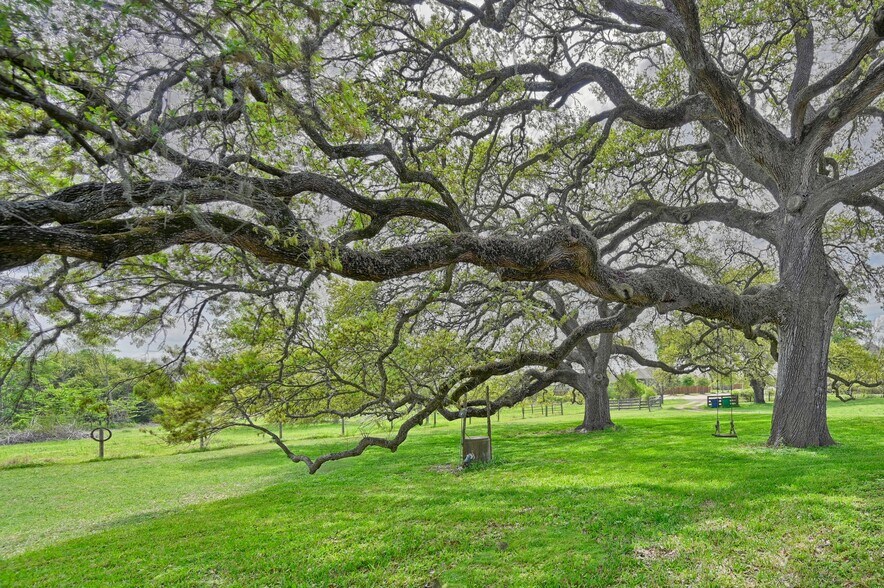 More Photos Of 1030 Dixie Rd, Brenham Land For Sale