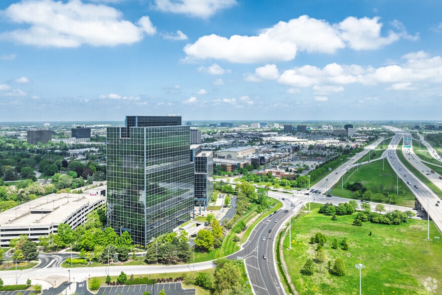 More Photos Of 425 N Martingale Rd, Schaumburg Office For Lease