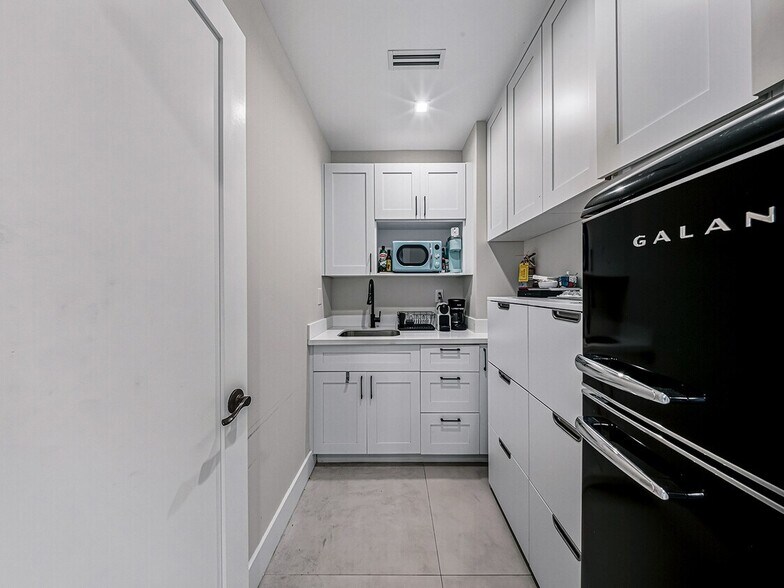 More Photos Of 150 SE 2nd Ave, Miami Office Residential For Sale