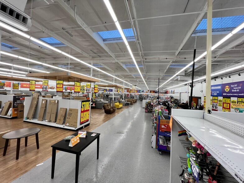 More Photos Of 16800-16988 Main St, Hesperia Unknown For Lease