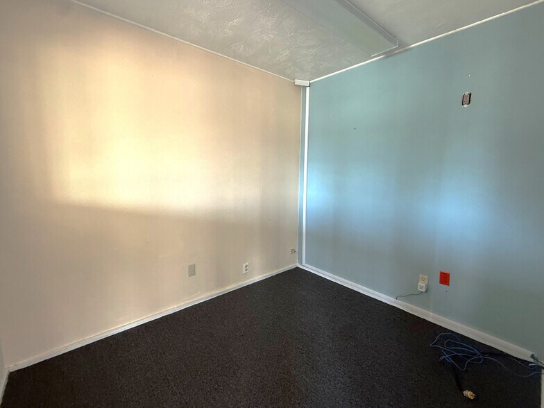More Photos Of 2184 Broadway Ave, North Bend Office For Sale