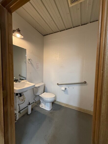 More Photos Of 1118 Sherman St, Bucyrus Flex For Sale