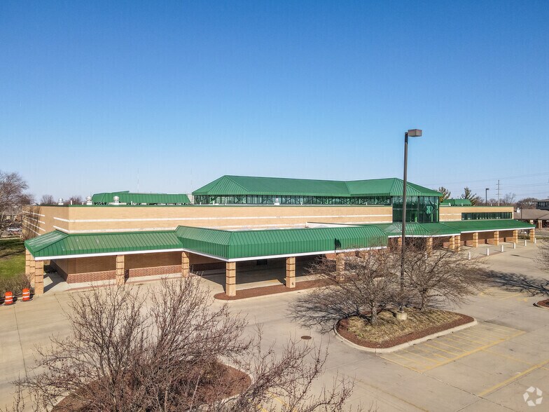 More Photos Of 5440 NW 86th St, Johnston Supermarket For Lease