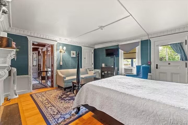 More Photos Of 722 Main St, Bennington Freestanding For Sale
