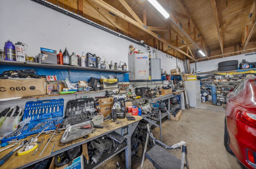 More Photos Of 13250 NW 7th Ave, Miami Auto Repair For Sale