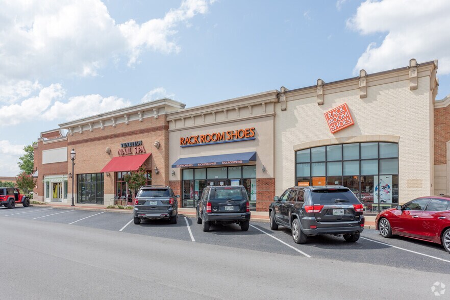 More Photos Of 300 Indian Lake Blvd, Hendersonville Unknown For Lease