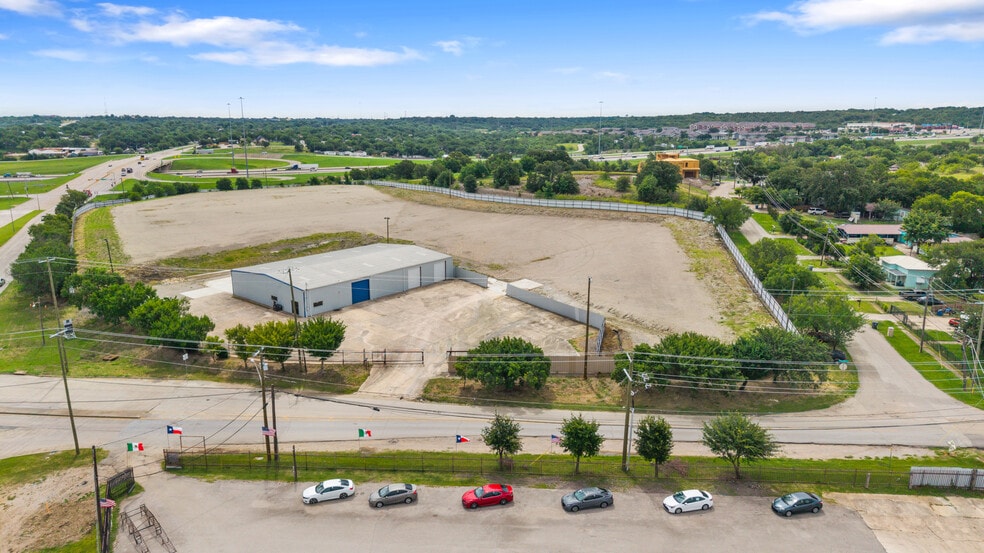 More Photos Of 5956 W Jefferson Blvd, Dallas Distribution For Lease