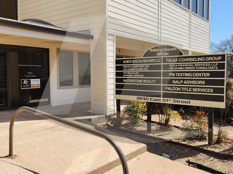 More Photos Of 2840 E 51st St, Tulsa Medical For Lease