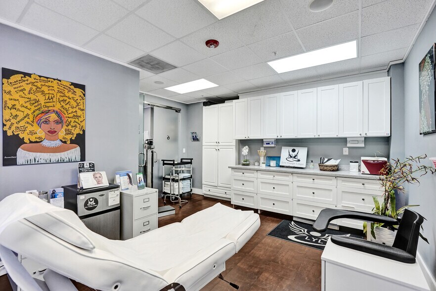 More Photos Of 7374 SW 93rd Ave, Miami Office For Sale