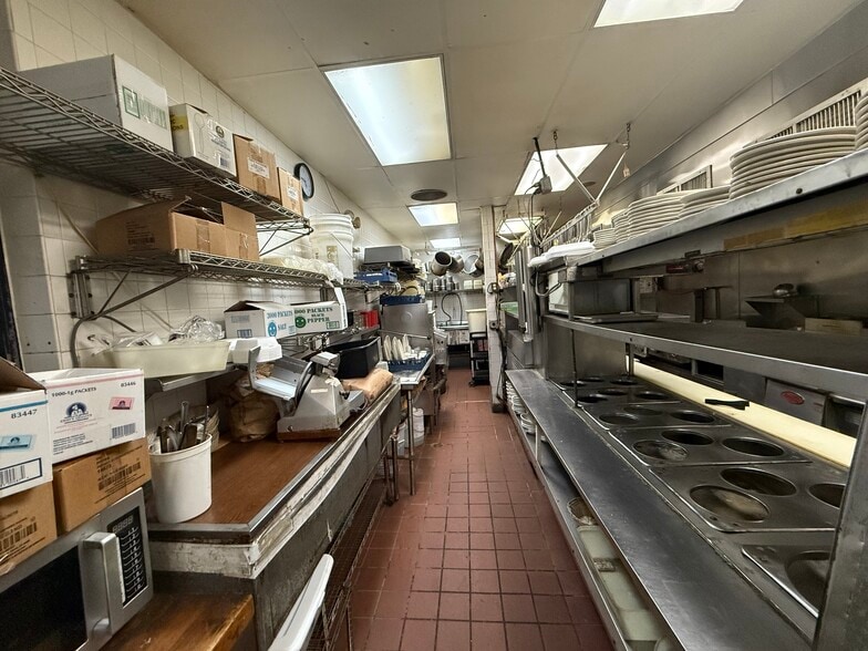 More Photos Of 6824 Torresdale Ave, Philadelphia Restaurant For Lease