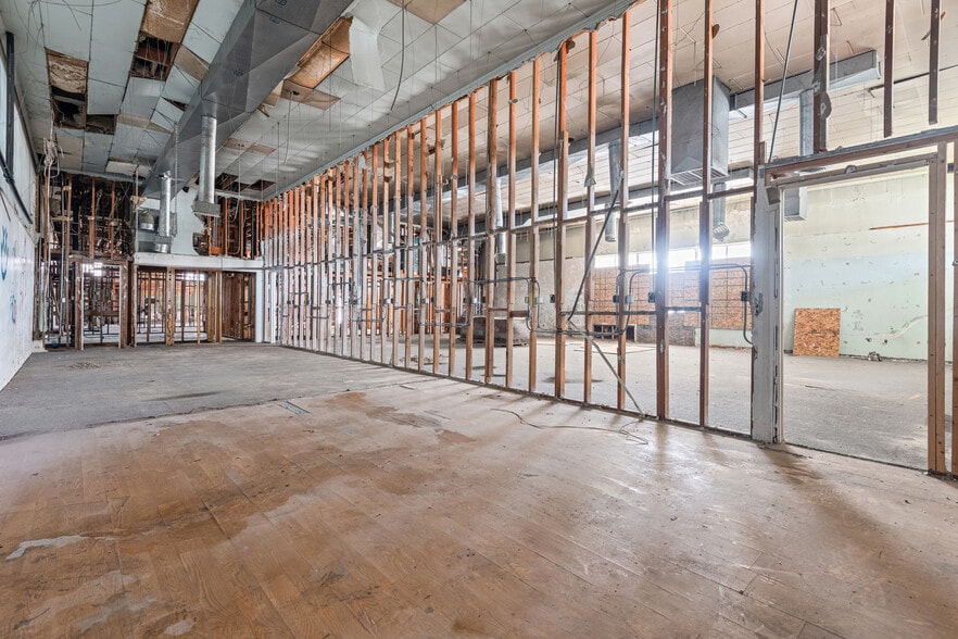 More Photos Of 1580 Washington Blvd, Ogden Storefront For Sale