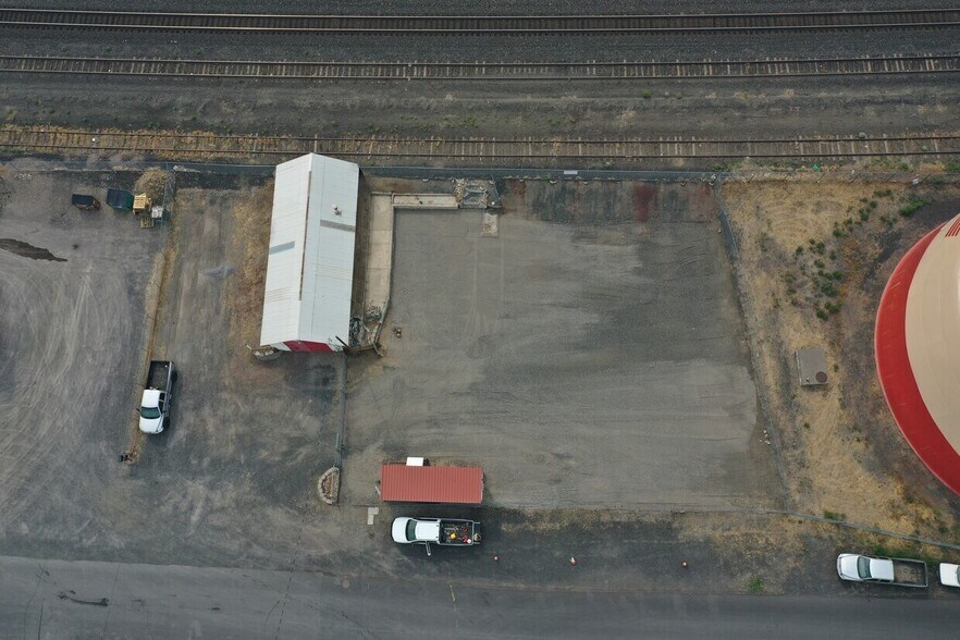 Primary Photo Of 205 SE Railroad Blvd, Redmond Warehouse For Lease