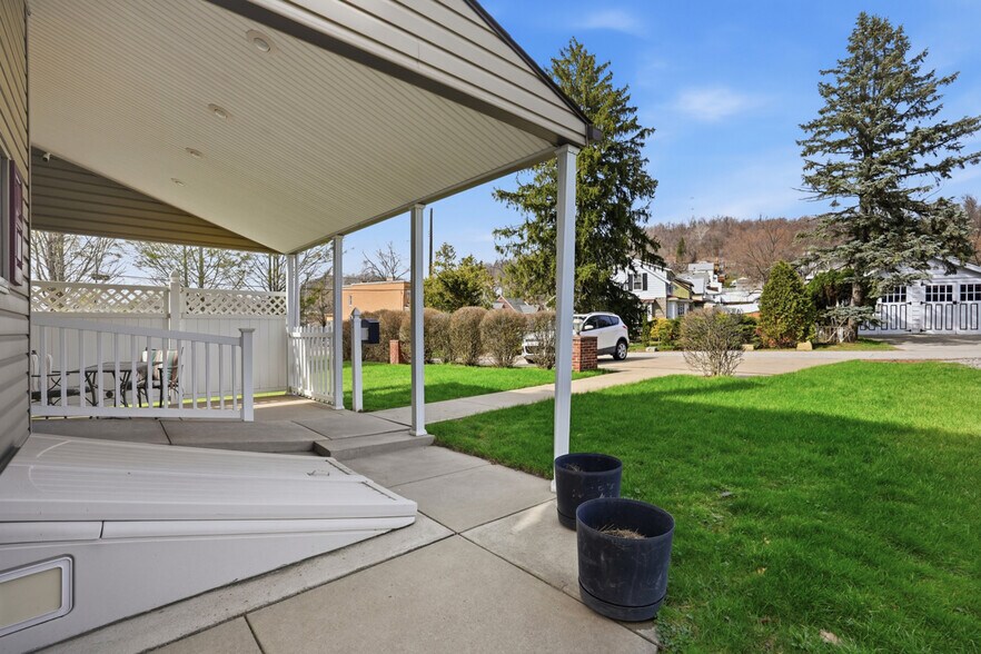 More Photos Of 8306 Ohio River Blvd, Pittsburgh Office For Sale