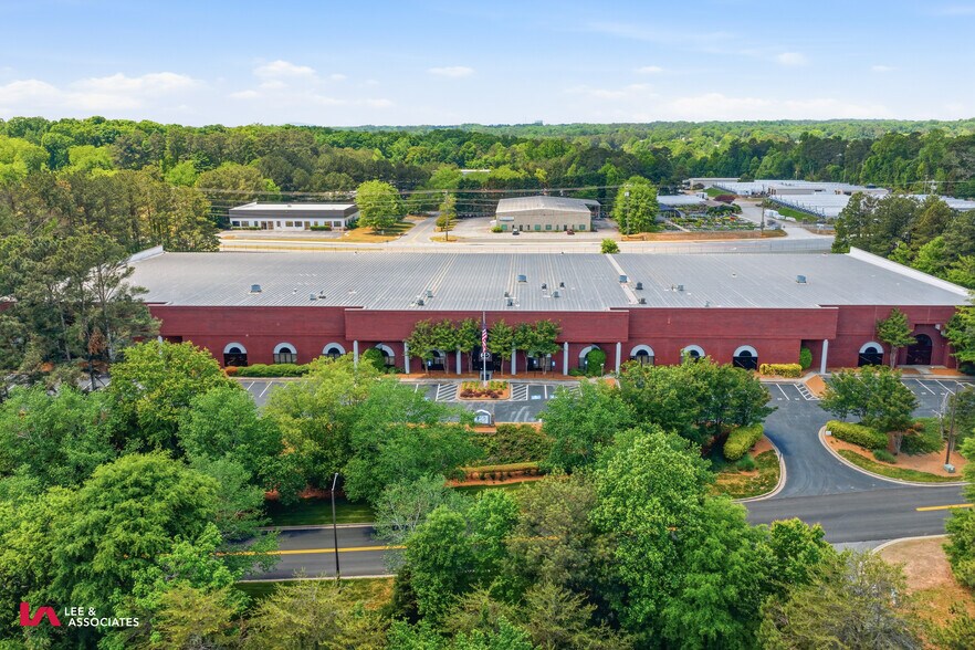 More Photos Of 1650 Bluegrass Lakes Pky, Alpharetta Warehouse For Lease