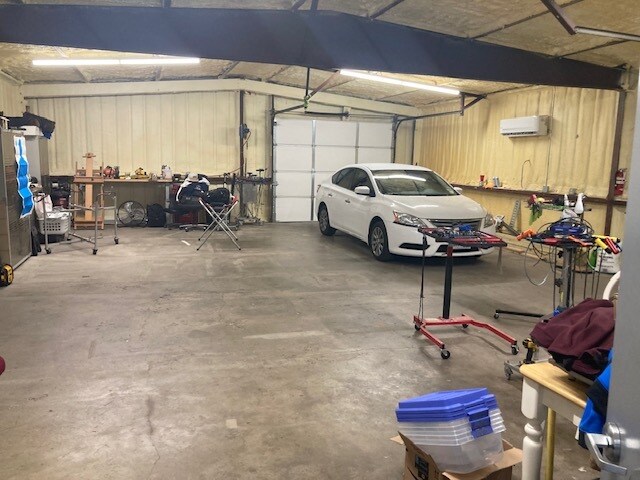 More Photos Of 410 Burnett St, Bryan Showroom For Sale