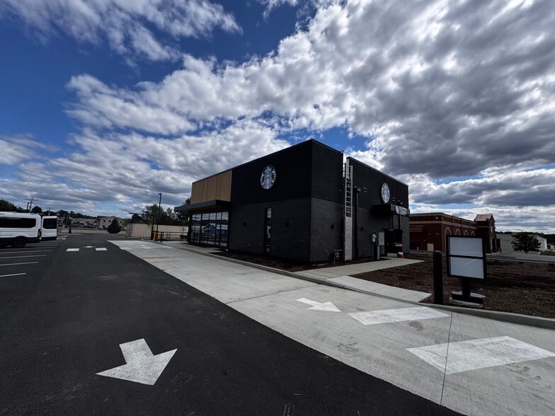 More Photos Of 232 Midway Dr, Dubois General Retail For Sale