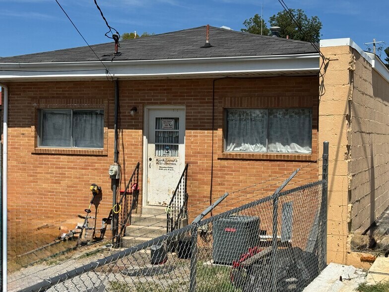 More Photos Of 207 E Gaines St, Lawrenceburg General Retail For Sale