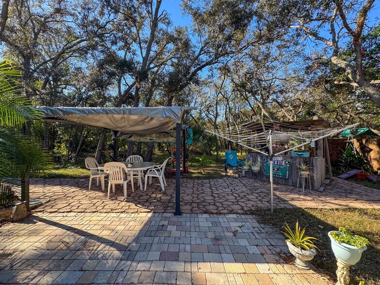 More Photos Of 15525 Shady Hills Rd, Spring Hill Restaurant For Sale