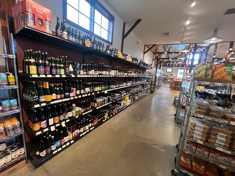 More Photos Of 113 Cowls Rd, Amherst General Retail For Lease