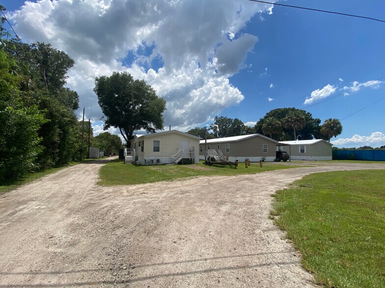 More Photos Of 10850 Cozarts Chalet, Gibsonton Manufactured Housing Mobile Home Park For Sale