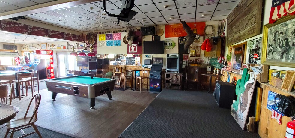 More Photos Of 2000 Hwy 130, Saratoga General Retail For Sale