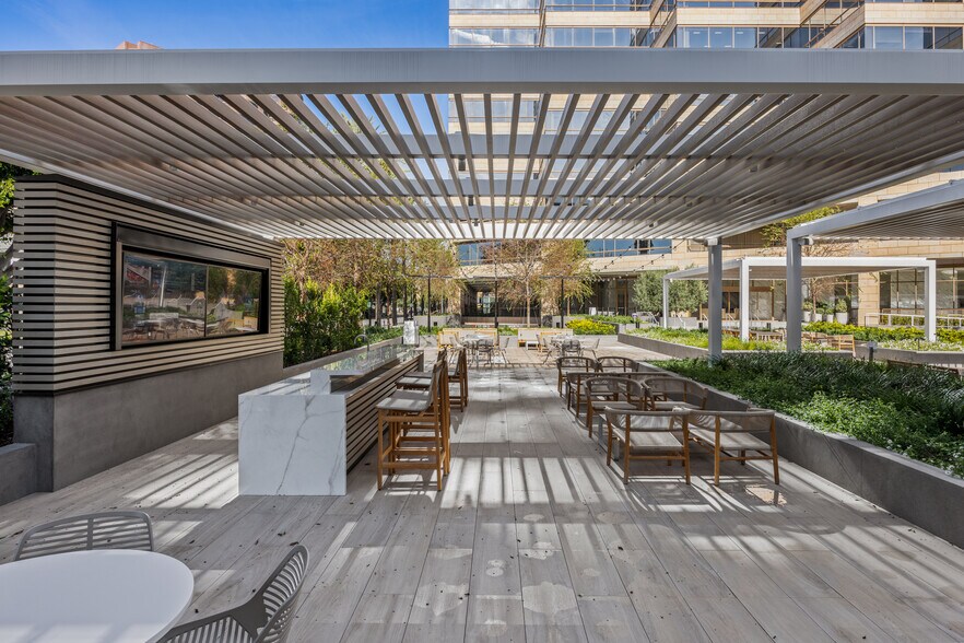 More Photos Of 3400 W Riverside Dr, Burbank Office For Lease